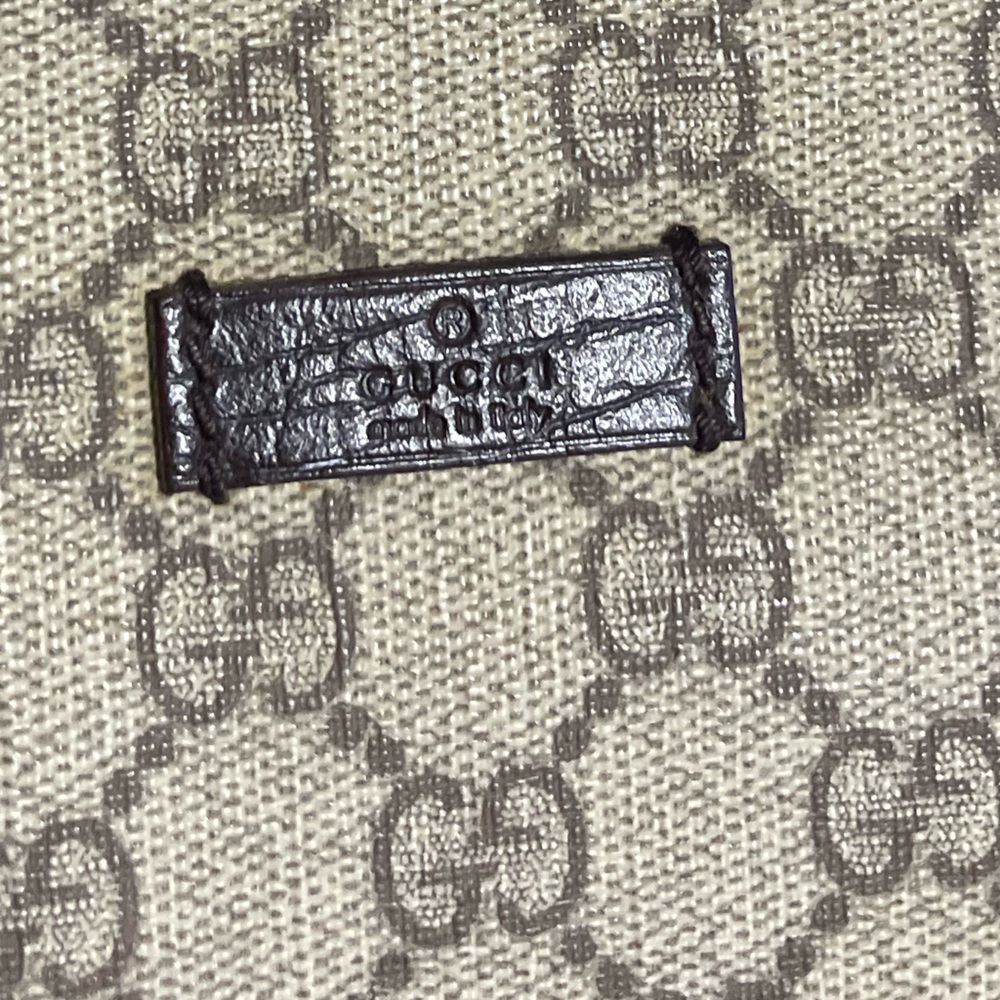 Gucci GG Supreme Tick Makeup/Toiletry Bag - Picture 11 of 17